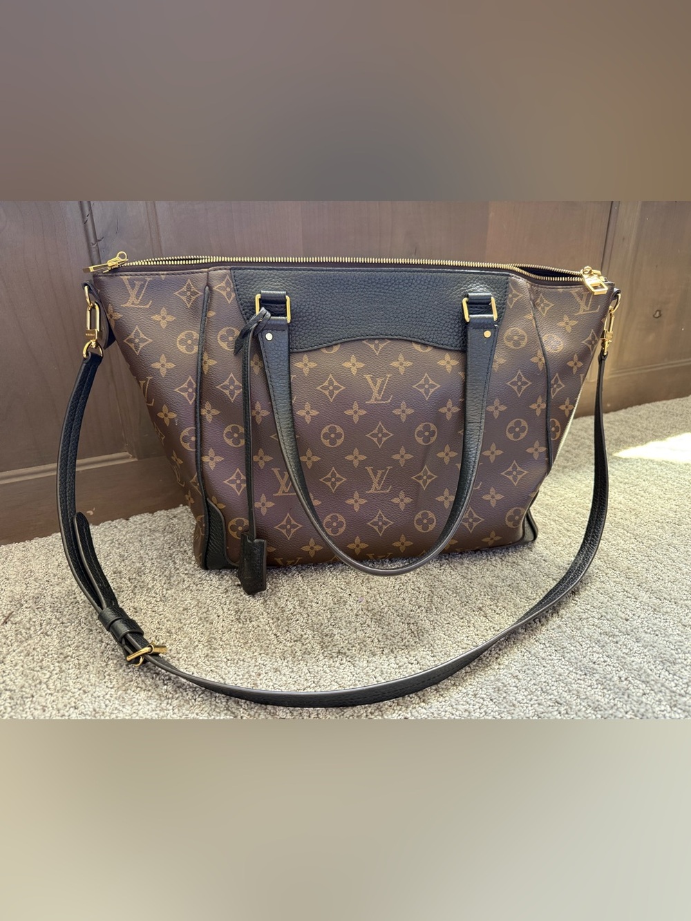 EUC Louis Vuitton Monogram Estrella MM in Noir Black
